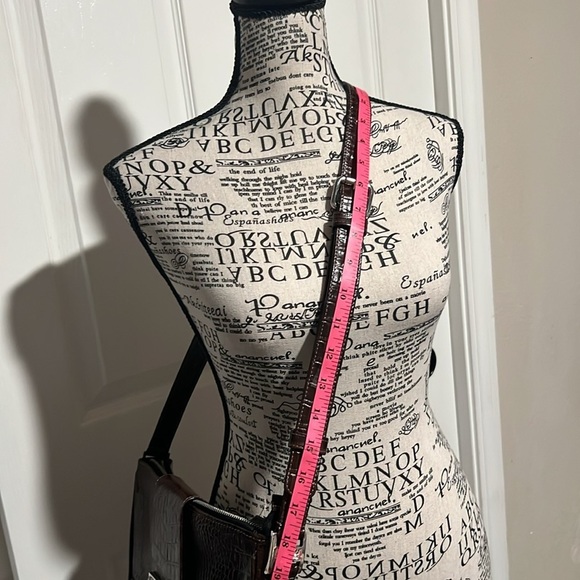 Luis Steven Leather Crocodile Pattern Crossbody - Picture 11 of 12